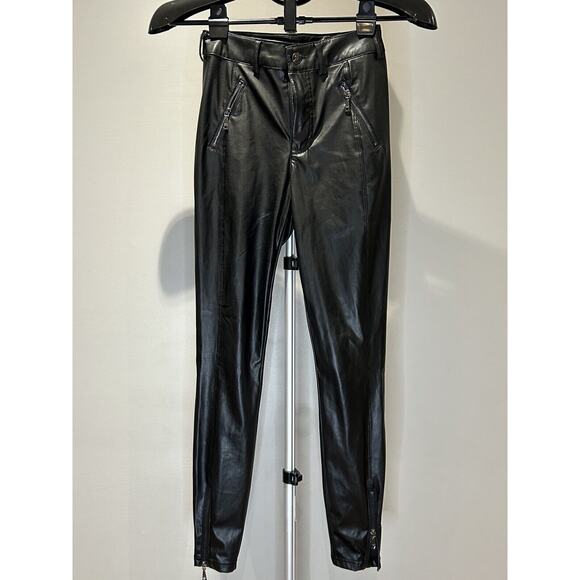 Women's size 0 Guess Faux Leather Pants - Picture 1 of 3